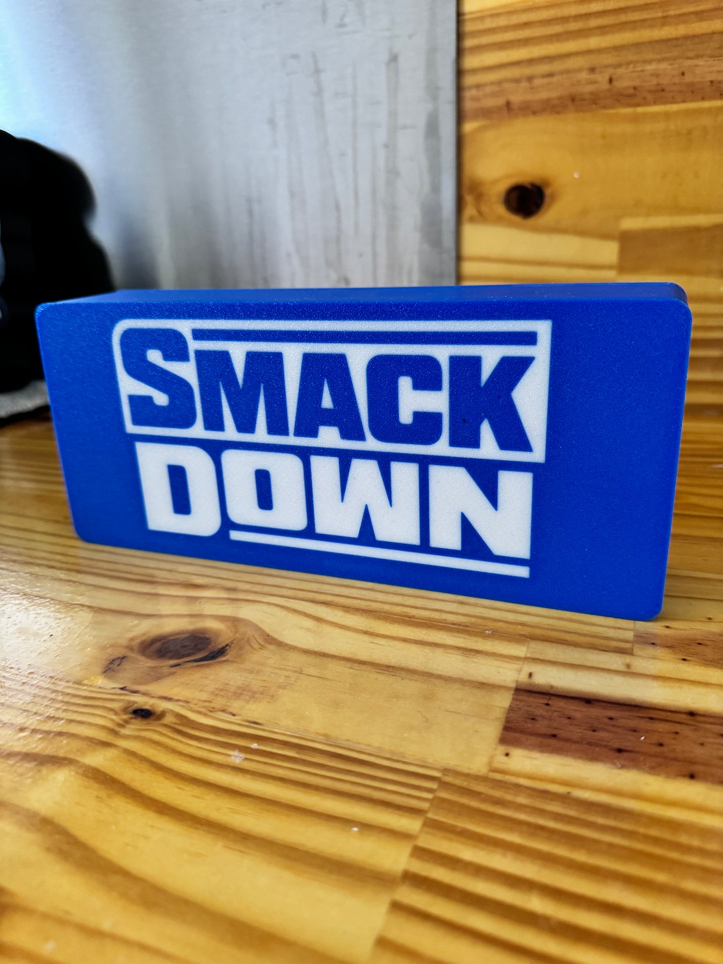 Lampe WWE SmackDown - Ancien Logo Lightbox 3D LED | Design Bleu & Blanc | USB