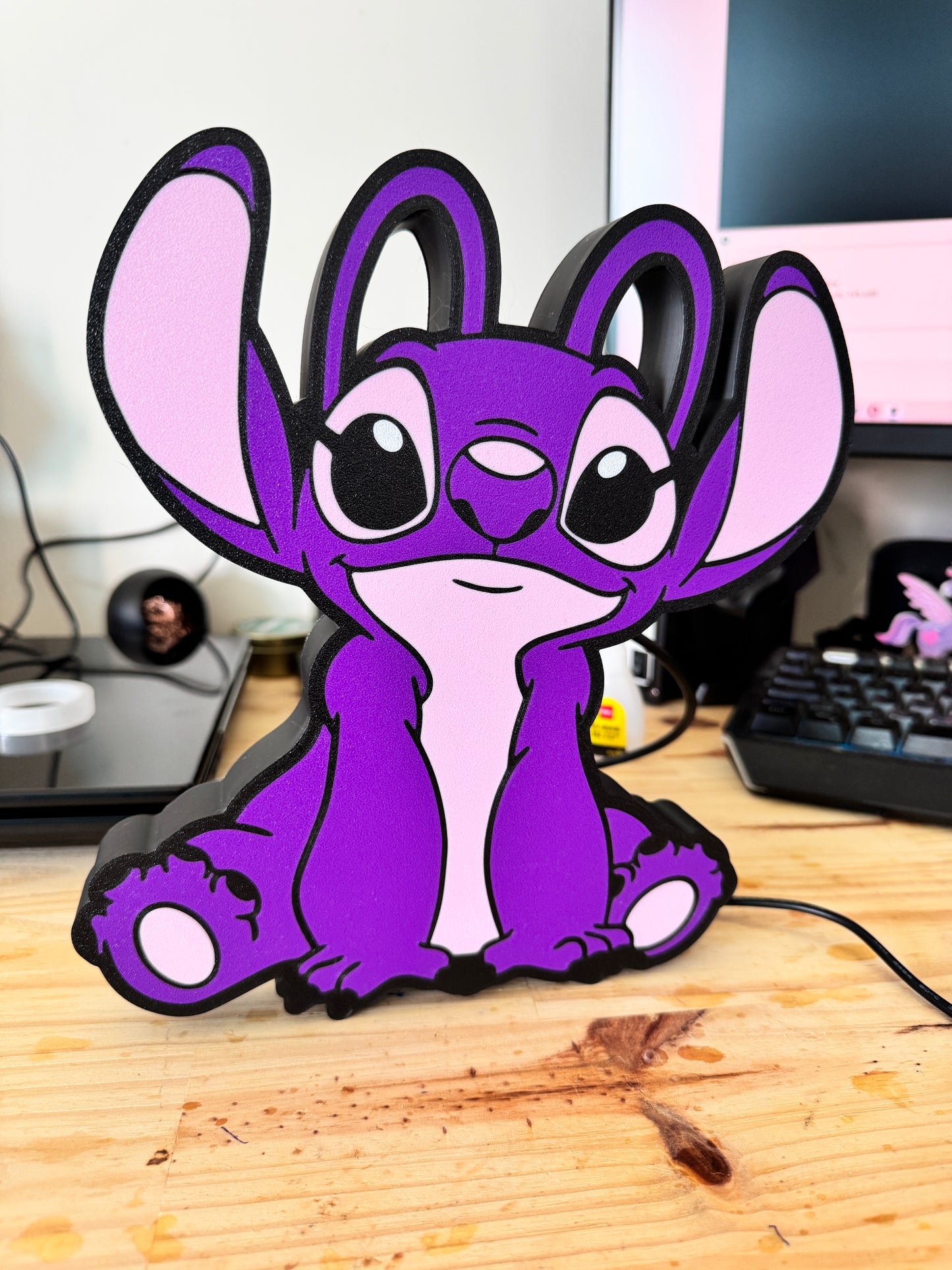 Lampe LED romantique style Disney en rose et violet