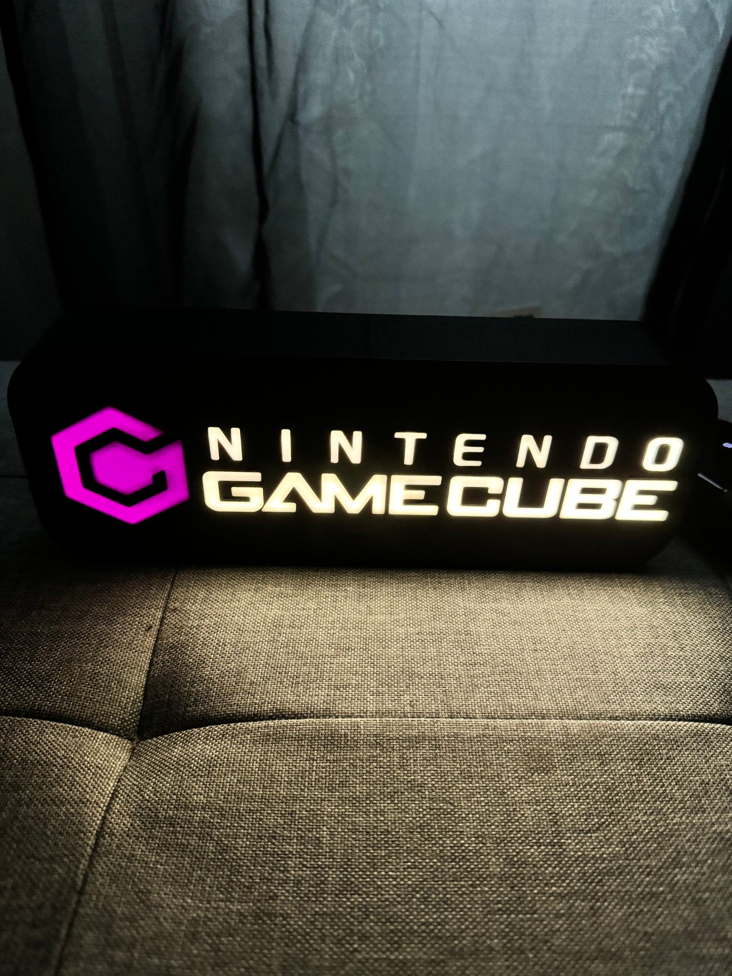 Lampe GameCube - Lightbox 3D LED | Design Noir, Blanc & Violet | USB