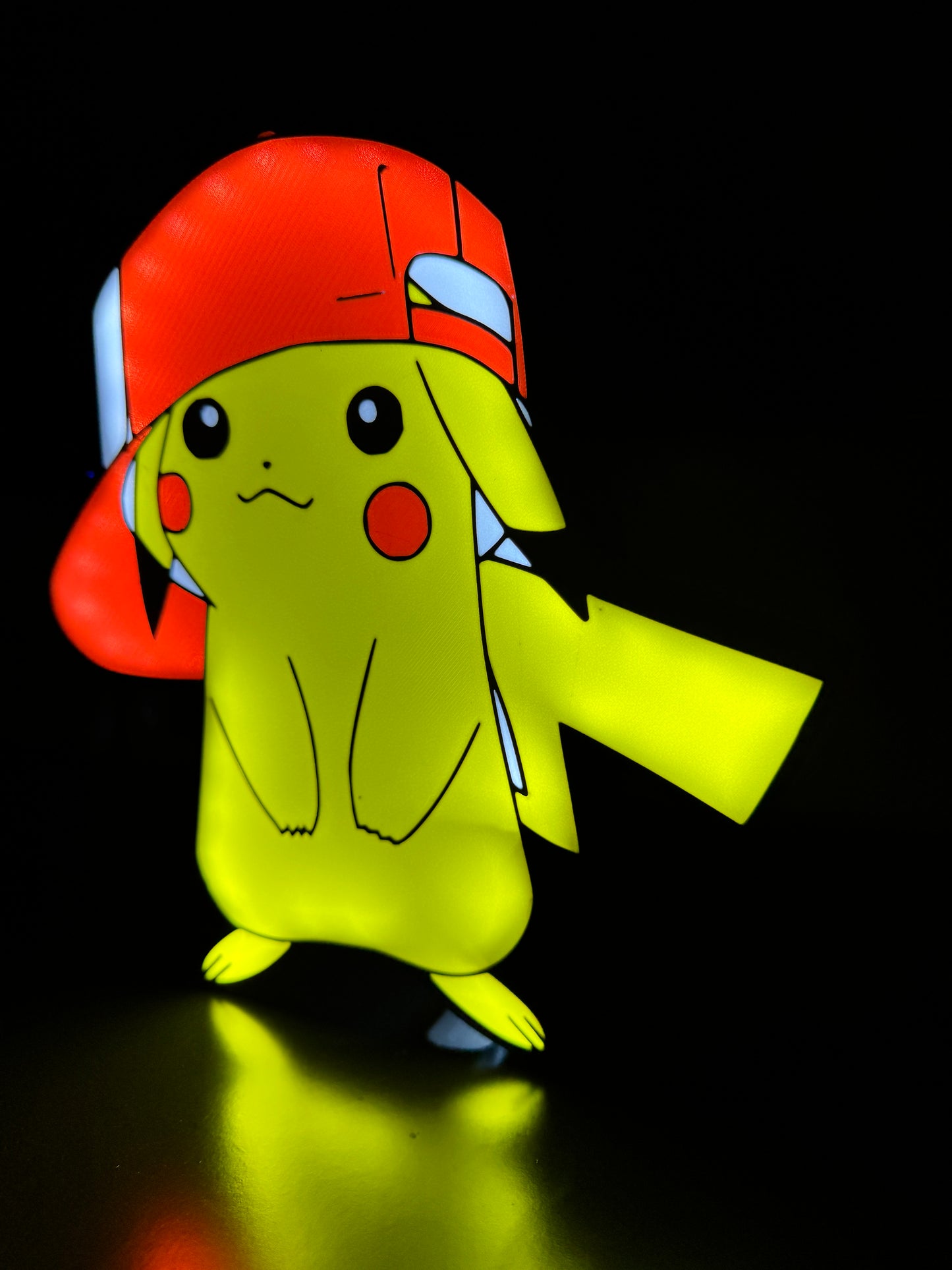 Pokémon-Mützenlampe – 3D-LED-Leuchtkasten | Schwarz-Rot-Weiß-Gelb-Design | USB