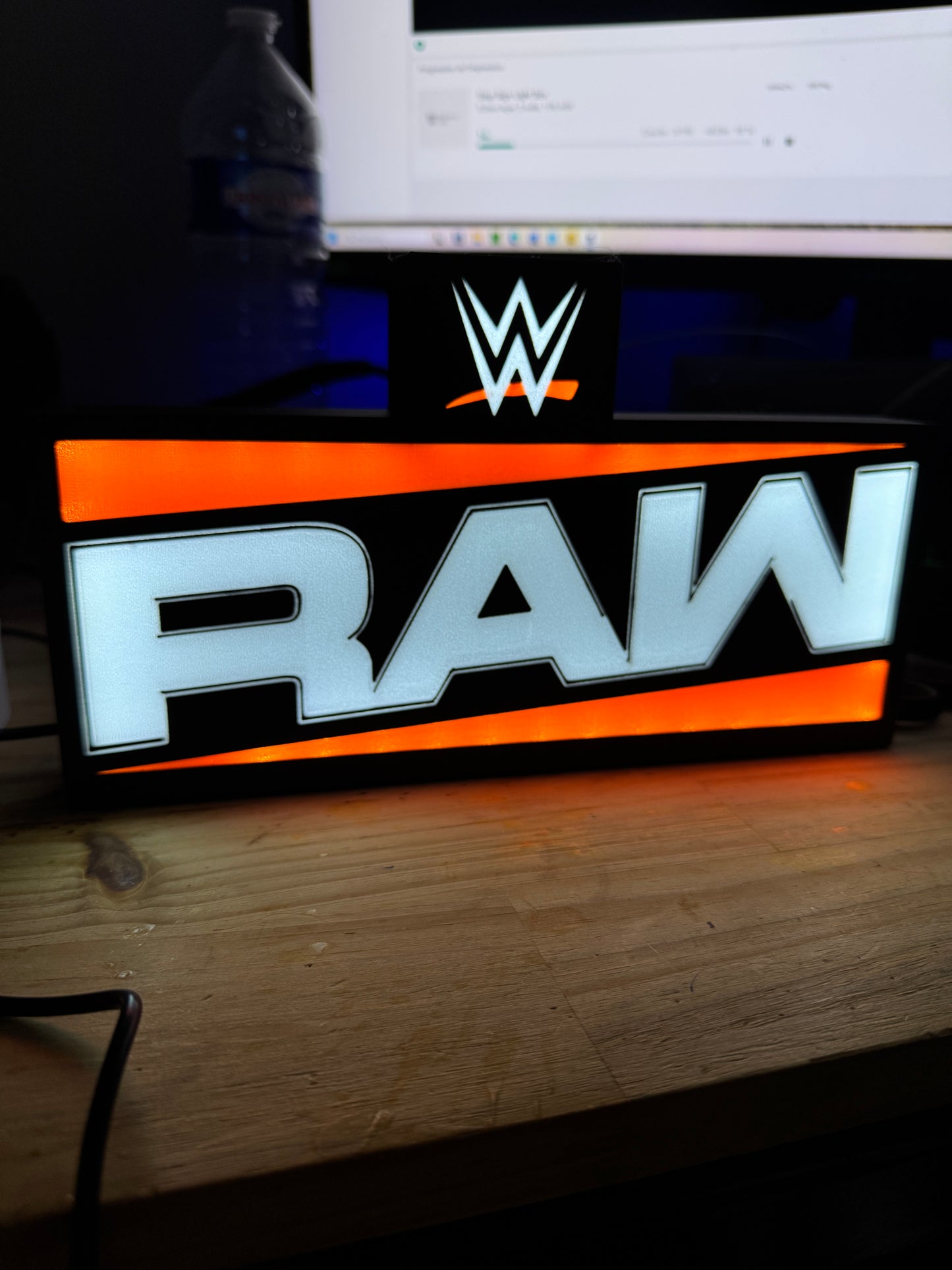 Lampe WWE RAW - Nouveau Logo Lightbox 3D LED | Design Noir, Blanc & Rouge | USB
