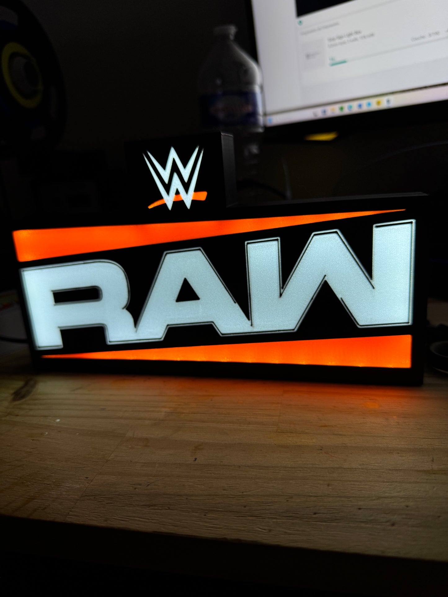 Lampe WWE RAW - Nouveau Logo Lightbox 3D LED | Design Noir, Blanc & Rouge | USB