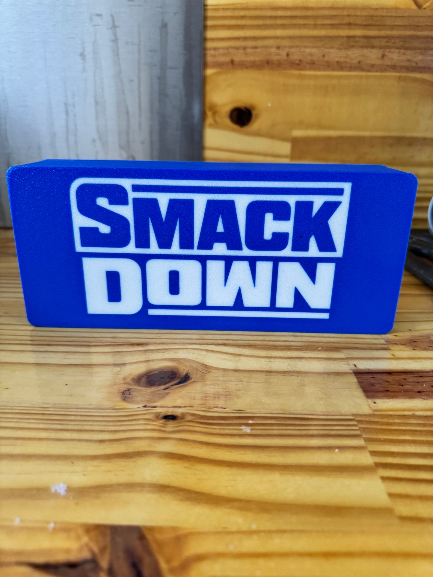Lampe WWE SmackDown - Ancien Logo Lightbox 3D LED | Design Bleu & Blanc | USB