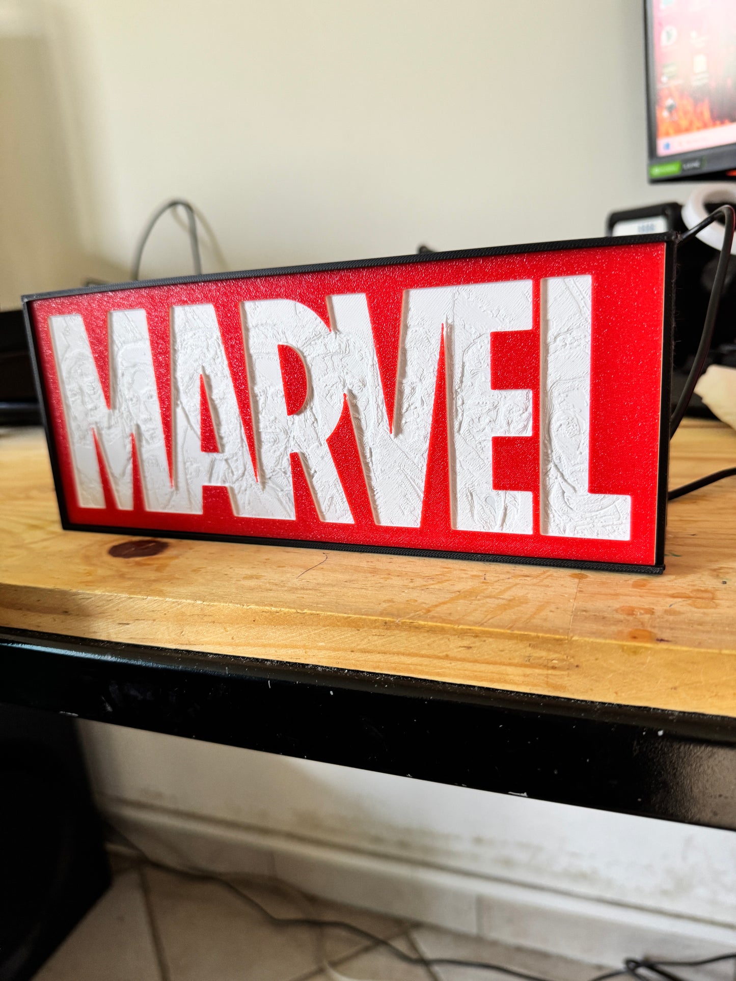lampe 3D Marvel avec effet de profondeur