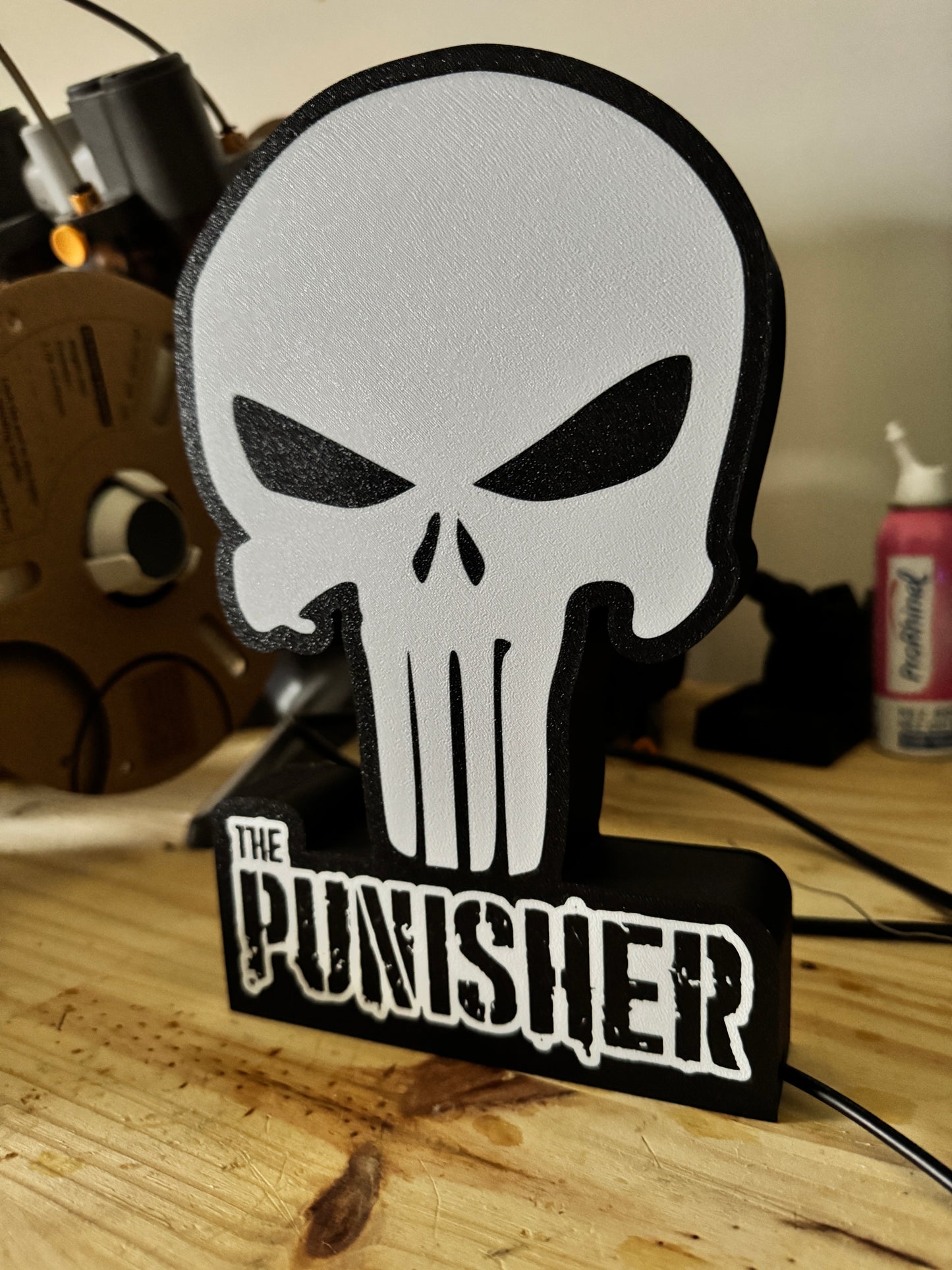 Lampe The Punisher - Lightbox 3D LED | Design Noir & Blanc | USB
