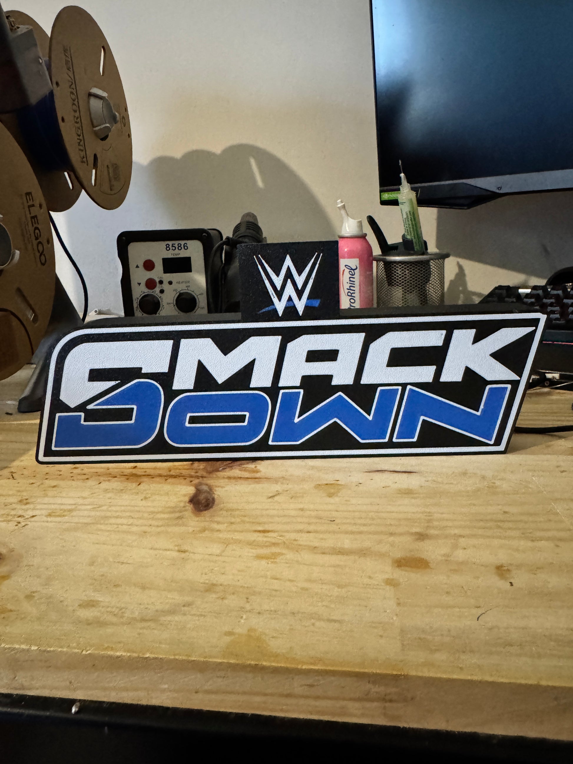Lampe SmackDown LED, impression 3D, lumière douce pour ambiance sportive.