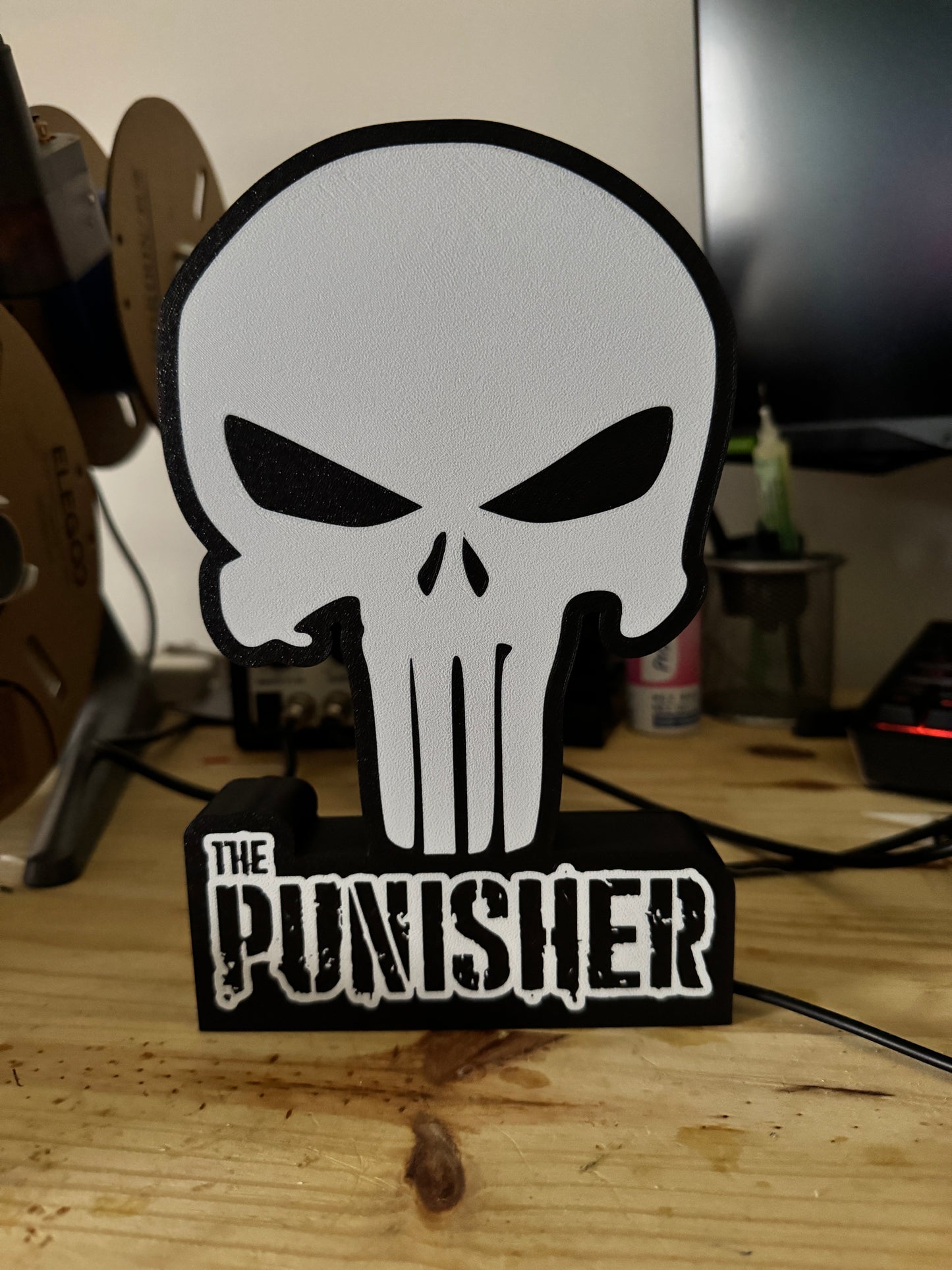 Lampe The Punisher - Lightbox 3D LED | Design Noir & Blanc | USB