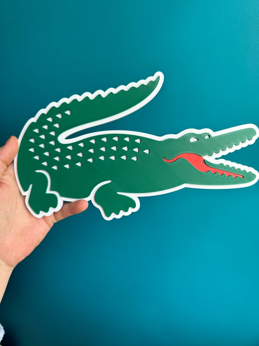 Décoration murale originale en forme de crocodile imprimé en 3D.

